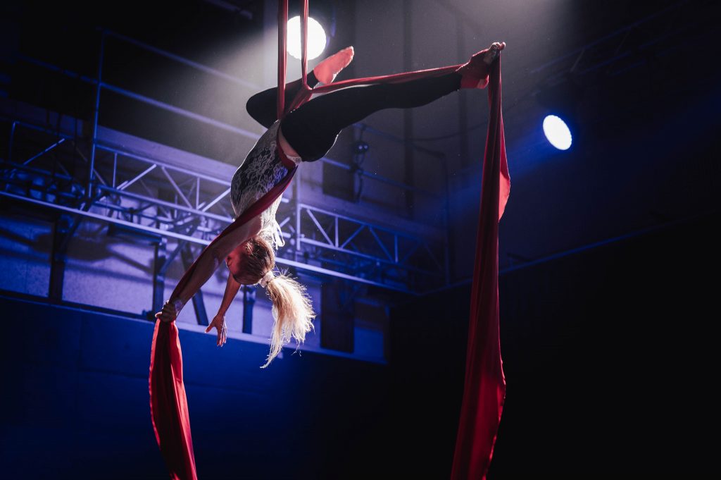 Matchless Aerial Circus Adults Tanzschule Circus Schule Zug